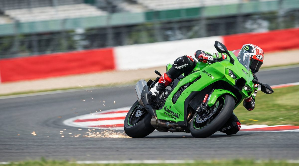 麻豆摩托赛道视频